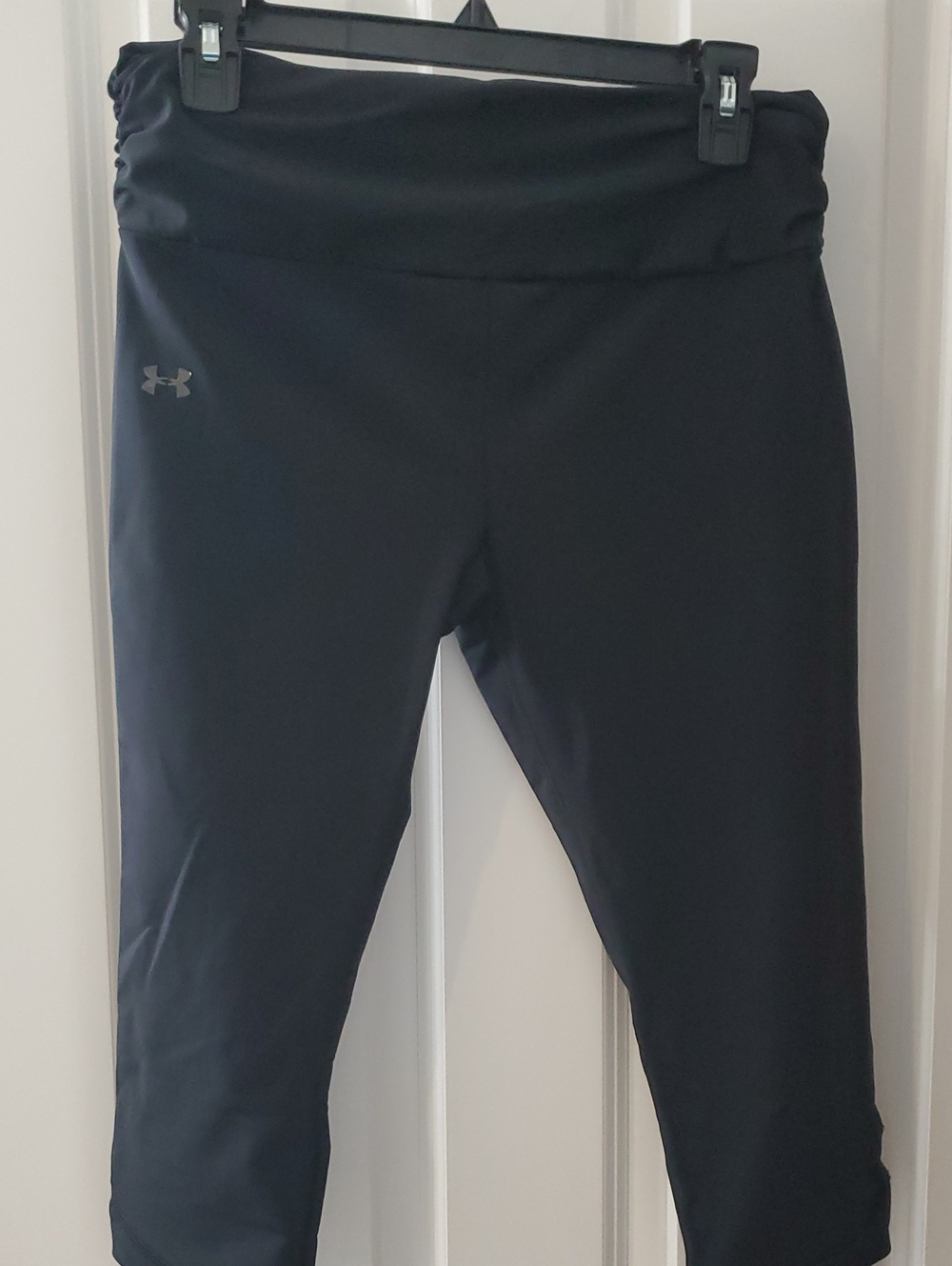 Under Armour Black Cropped Leggings